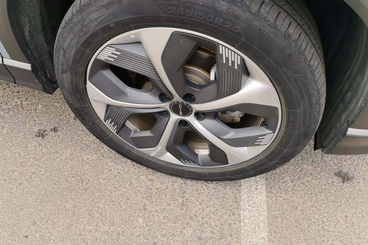 Used BYD Frigate 07 2023 DM-i 100KM Prestige Model Right Front Wheel Hub