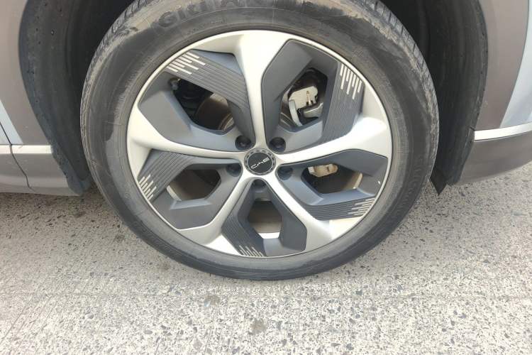Used BYD Frigate 07 2023 DM-i 100KM Flagship Model Right Front Wheel Hub
