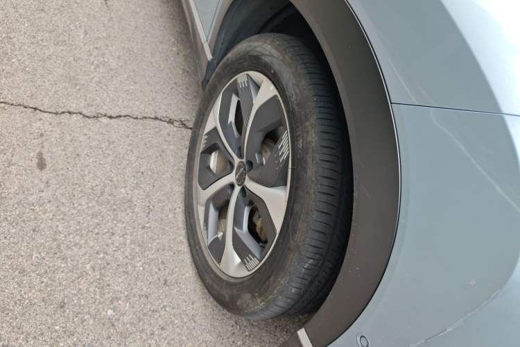 Used BYD Frigate 07 2023 DM-i 100KM Flagship Model Right Front Wheel Hub
