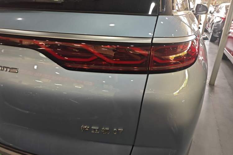 Used BYD Frigate 07 2023 DM-i 100KM Flagship Model Right Rear Taillight