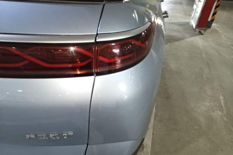 Used BYD Frigate 07 2023 DM-i 205KM Flagship Model Right Rear Taillight