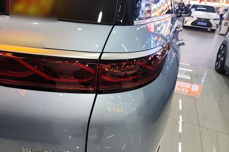 Used BYD Frigate 07 2023 DM-i 100KM Flagship Model Right Rear Taillight