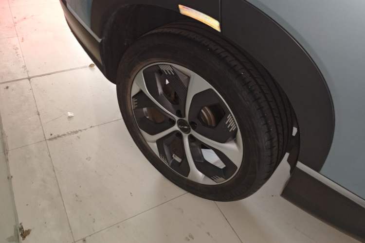 Used BYD Frigate 07 2023 DM-i 100KM Prestige Model Right Rear Wheel Hub