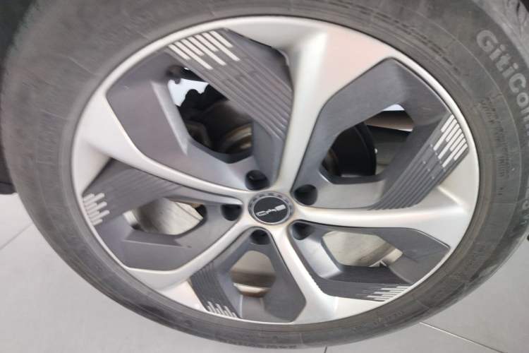 Used BYD Frigate 07 2023 DM-i 205KM Prestige Model Right Rear Wheel Hub