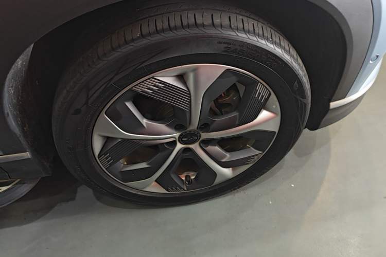 Used BYD Frigate 07 2023 DM-i 100KM Flagship Model Right Rear Wheel Hub