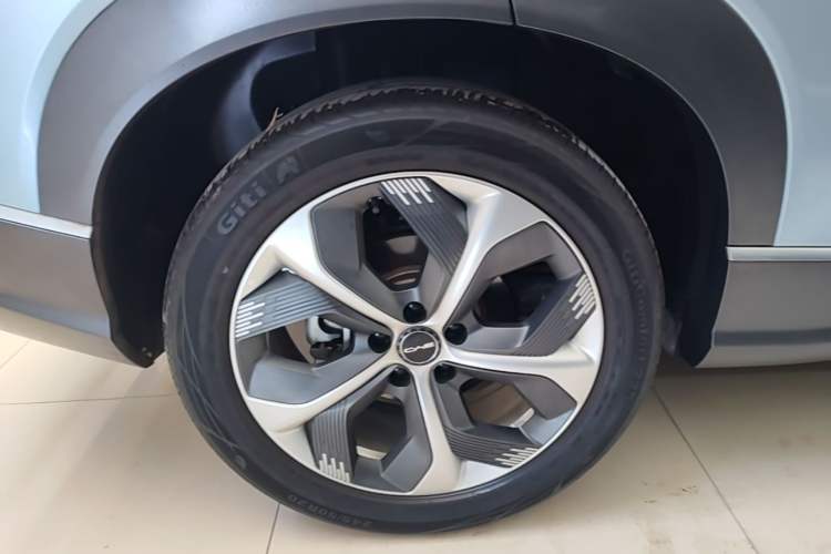Used BYD Frigate 07 2023 DM-i 100KM Prestige Model Right Rear Wheel Hub
