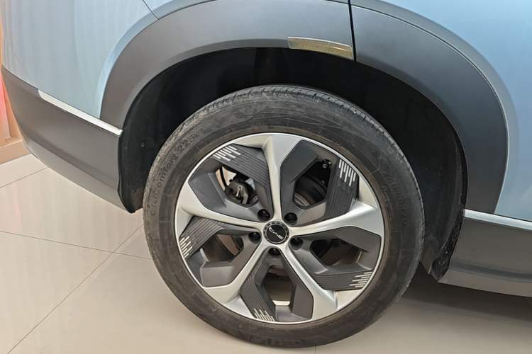 Used BYD Frigate 07 2023 DM-i 100KM Prestige Model Right Rear Wheel Hub