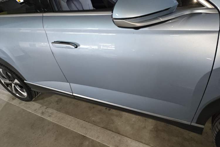 Used BYD Frigate 07 2023 DM-i 205KM Flagship Model Right Side Sill