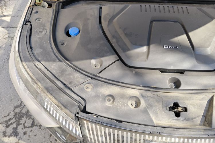 Used BYD Frigate 07 2023 DM-i 100KM Flagship Model Engine Bay Right
