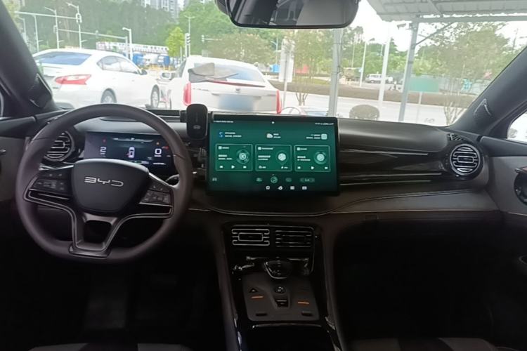 Used BYD Frigate 07 2023 DM-i 100KM Flagship Model Center Console