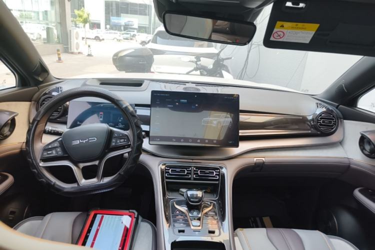 Used BYD Frigate 07 2023 DM-i 205KM Flagship Model Center Console