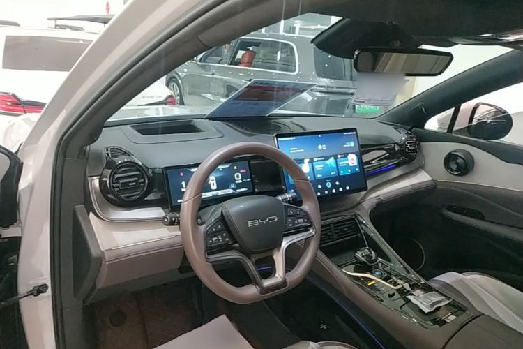 Used BYD Frigate 07 2023 DM-i 205KM Flagship Model Center Console