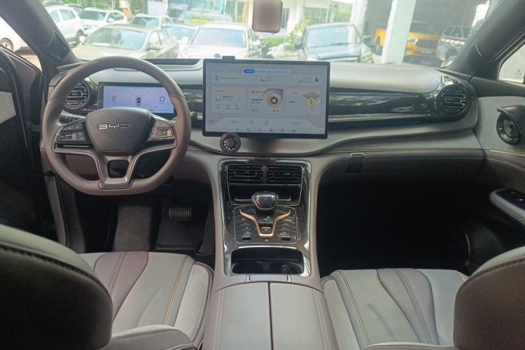 Used BYD Frigate 07 2023 DM-i 100KM Flagship Model Center Console