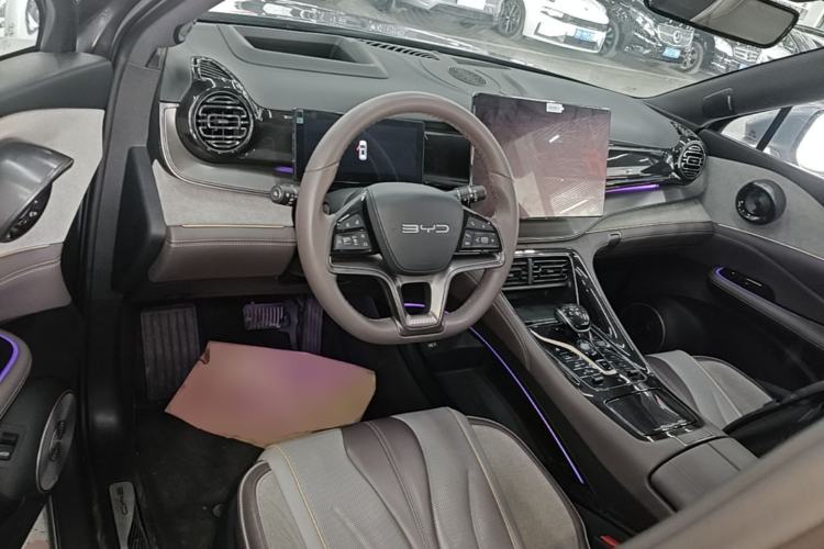 Used BYD Frigate 07 2023 DM-i 100KM Flagship Model Center Console