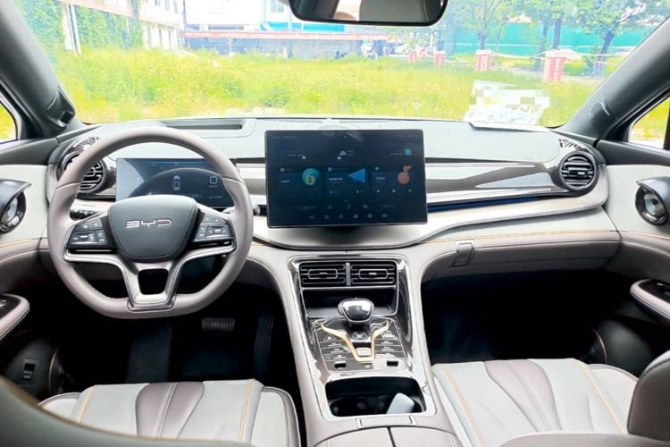 Used BYD Frigate 07 2023 DM-i 205KM Flagship Model Center Console