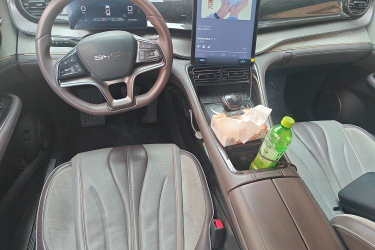 Used BYD Frigate 07 2023 DM-i 100KM Flagship Model Center Console