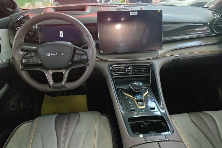 Used BYD Frigate 07 2023 DM-i 100KM Flagship Model Center Console