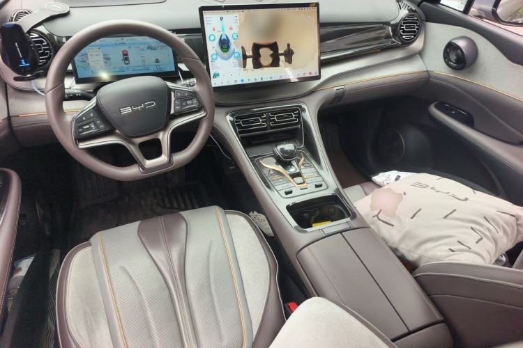 Used BYD Frigate 07 2023 DM-i 205KM Flagship Model Center Console
