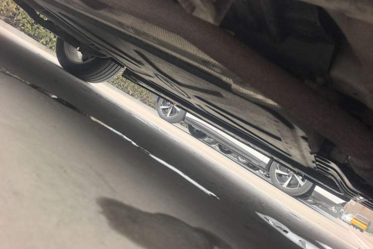 Used BYD Frigate 07 2023 DM-i 100KM Flagship Model Chassis Front Right
