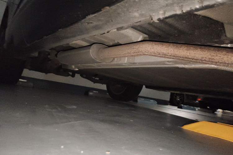 Used BYD Frigate 07 2023 DM-i 100KM Flagship Model Chassis Front Right