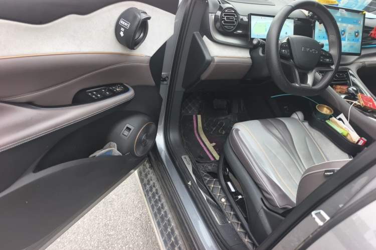 Used BYD Frigate 07 2023 DM-i 205KM Flagship Model Driver Seat