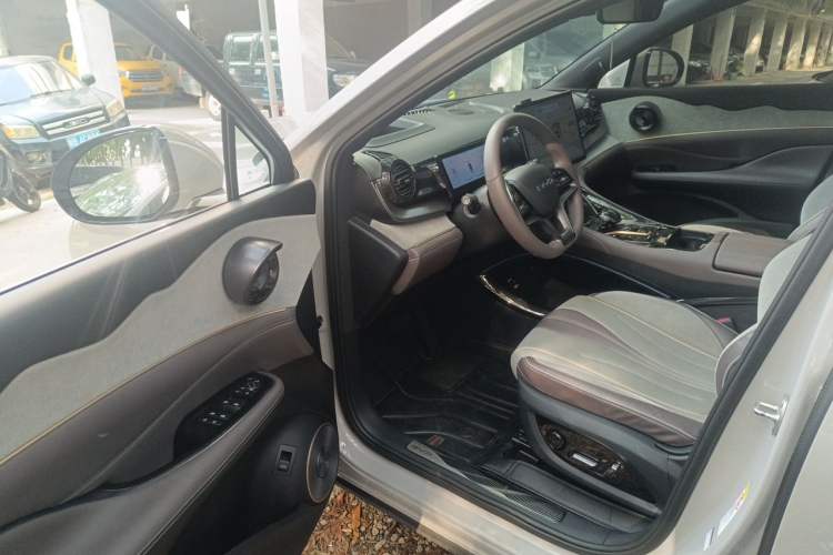 Used BYD Frigate 07 2023 DM-i 100KM Flagship Model Driver Seat