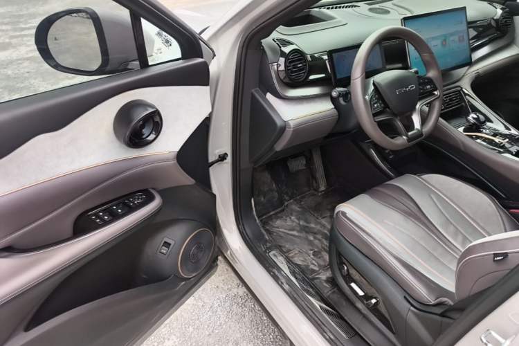 Used BYD Frigate 07 2023 DM-i 100KM Flagship Model Driver Seat