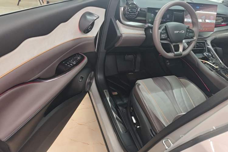 Used BYD Frigate 07 2023 DM-i 100KM Flagship Model Driver Seat