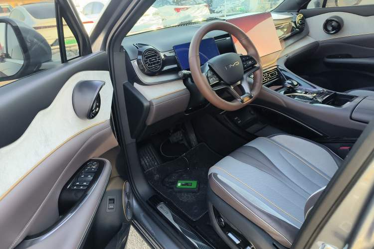 Used BYD Frigate 07 2023 DM-i 100KM Prestige Model Driver Seat