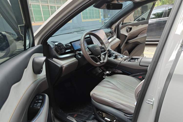 Used BYD Frigate 07 2023 DM-i 100KM Prestige Model Driver Seat