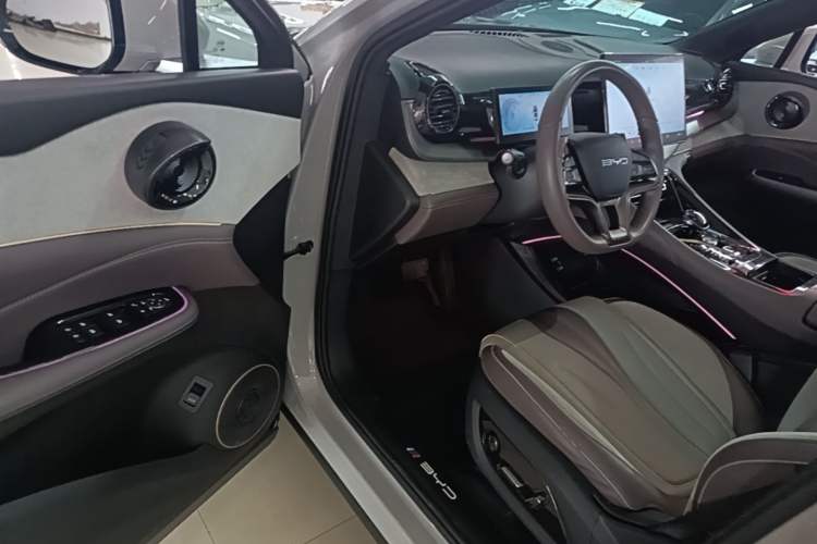 Used BYD Frigate 07 2023 DM-i 100KM Prestige Model Driver Seat