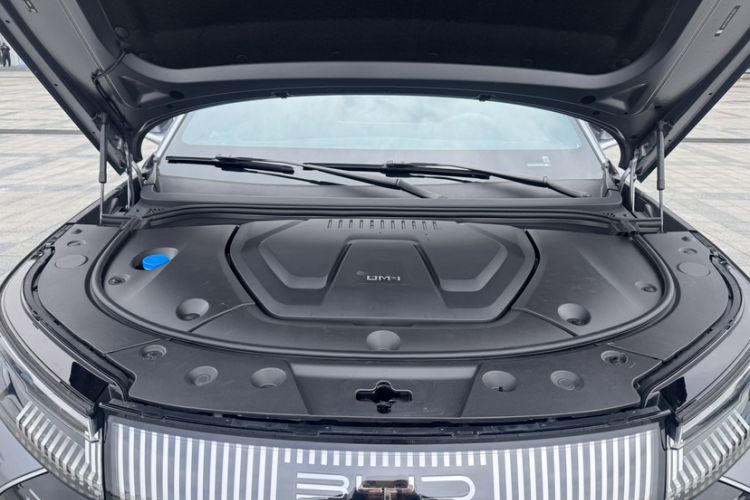 Used BYD Frigate 07 2023 DM-i 100KM Flagship Model Engine Bay