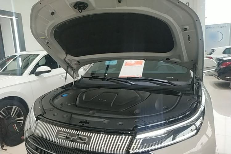 Used BYD Frigate 07 2023 DM-i 205KM Flagship Model Engine Bay