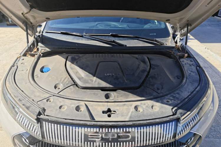 Used BYD Frigate 07 2023 DM-i 205KM Flagship Model Engine Bay