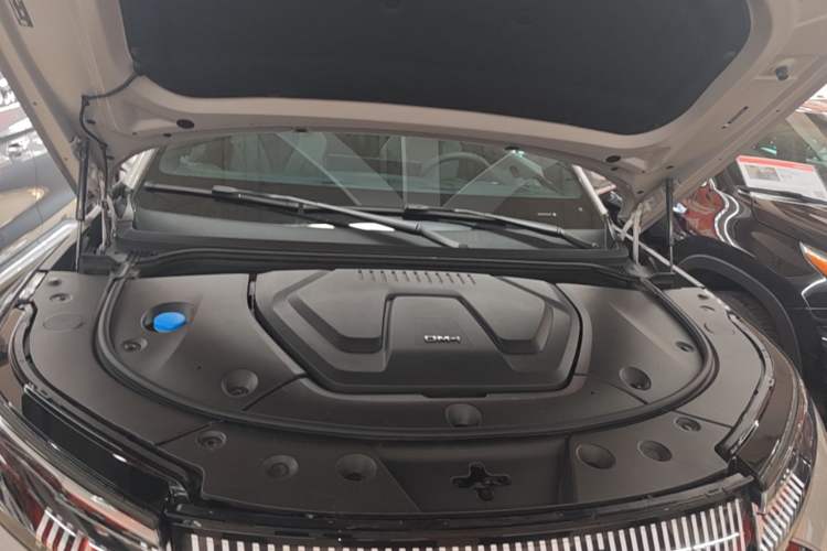Used BYD Frigate 07 2023 DM-i 100KM Flagship Model Engine Bay
