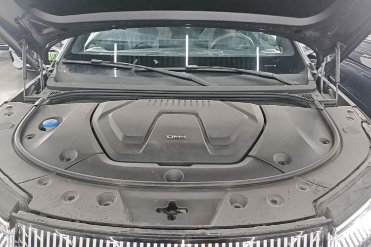 Used BYD Frigate 07 2023 DM-i 100KM Flagship Model Engine Bay