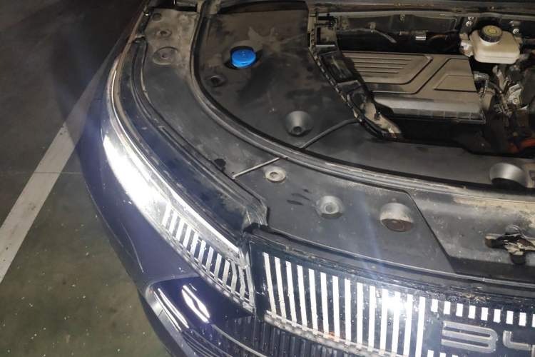 Used BYD Frigate 07 2023 DM-i 205KM Prestige Model Engine Bay Right