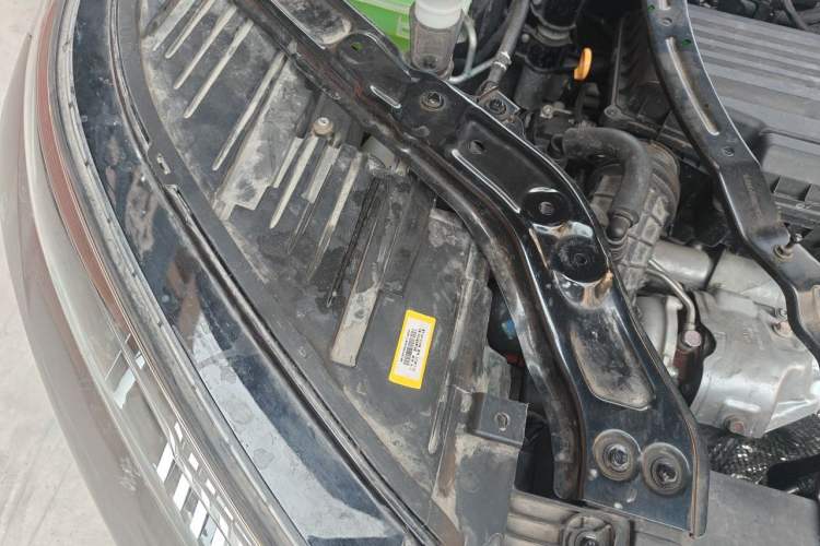 Used BYD Frigate 07 2023 DM-i 100KM Flagship Model Engine Bay Right