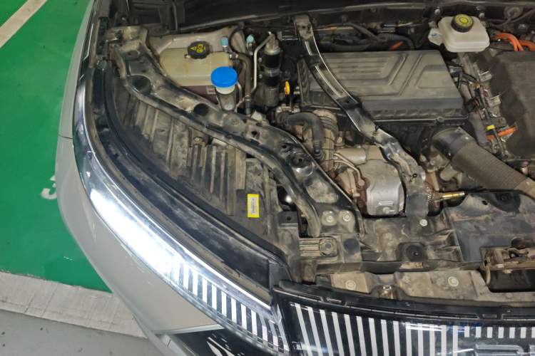 Used BYD Frigate 07 2023 DM-i 100KM Flagship Model Engine Bay Right