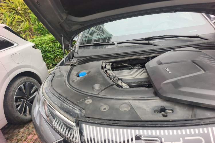 Used BYD Frigate 07 2023 DM-i 205KM Flagship Model Engine Bay Right