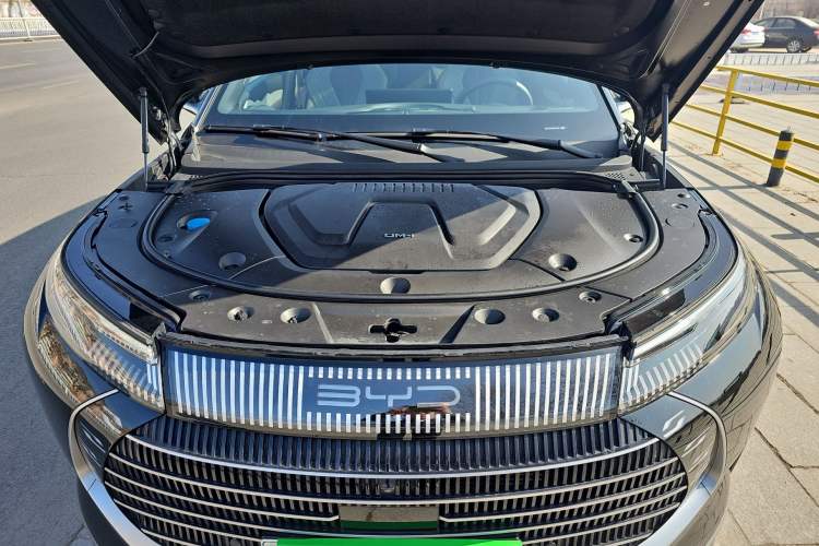Used BYD Frigate 07 2023 DM-i 205KM Flagship Model Engine Bay