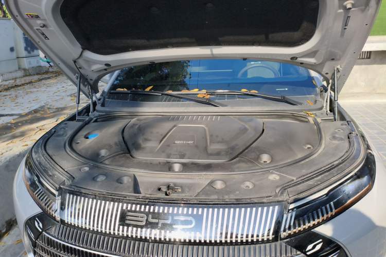 Used BYD Frigate 07 2023 DM-p 175 km Four-Wheel Drive Flagship Model Engine Bay