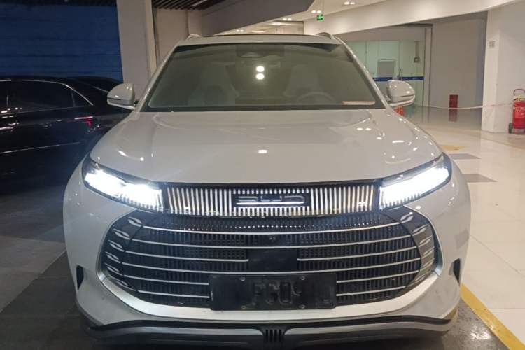 Used BYD Frigate 07 2023 DM-i 100KM Flagship Model Front