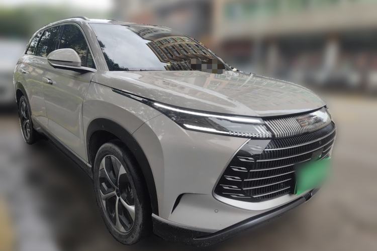 Used BYD Frigate 07 2023 DM-i 100KM Prestige Model Front Right 45 Deg