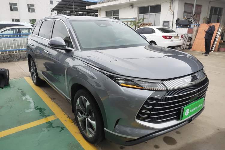 Used BYD Frigate 07 2023 DM-i 100KM Flagship Model Front Right 45 Deg
