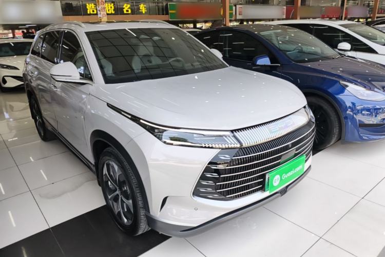 Used BYD Frigate 07 2023 DM-i 205KM Prestige Model Front Right 45 Deg