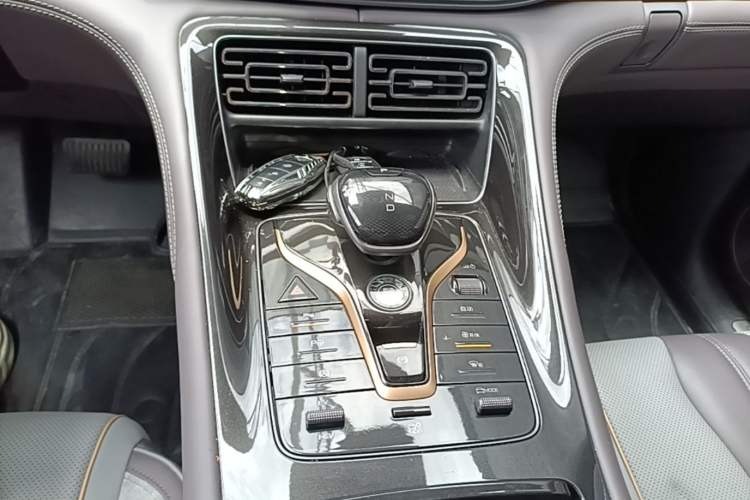 Used BYD Frigate 07 2023 DM-i 100KM Flagship Model Gear Lever