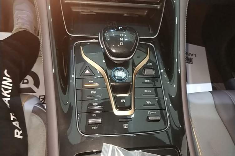 Used BYD Frigate 07 2023 DM-i 205KM Flagship Model Gear Lever