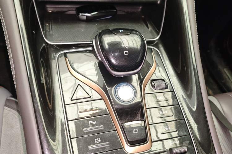 Used BYD Frigate 07 2023 DM-p 175 km Four-Wheel Drive Navigation Model Gear Lever