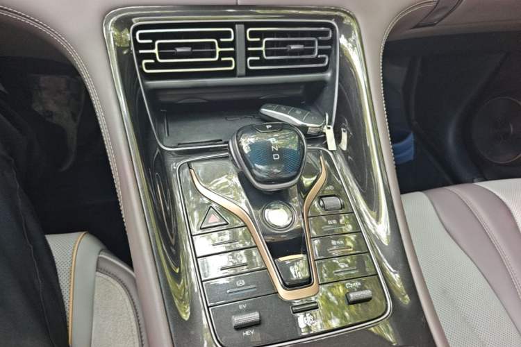 Used BYD Frigate 07 2023 DM-i 205KM Prestige Model Gear Lever